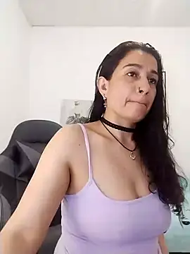 Snapshot of Hikaryfire chatting on February 2025 03:11:01 AM Hikaryfire online show from February 2025 03:11:01 AM