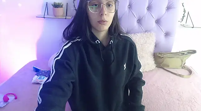 Snapshot of Freyja_01 chatting on February 2025 09:31:01 PM Freyja 01 online show from February 2025 09:31:01 PM