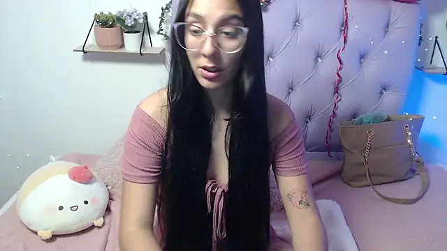 Snapshot of Freyja_01 chatting on February 2025 09:46:02 PM Freyja 01 online show from February 2025 09:46:02 PM