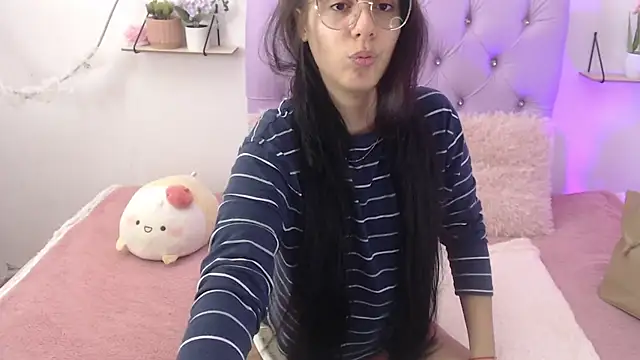 Snapshot of Freyja_01 chatting on March 2025 09:23:01 PM Freyja 01 online show from March 2025 09:23:01 PM