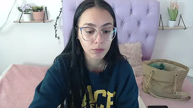 Snapshot of Freyja_01 chatting on September 2025 06:30:02 PM Freyja 01 online show from September 2025 06:30:02 PM