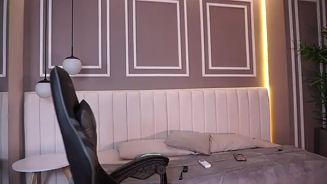 Austin bolt online show from February 2026 02:05:02 AM