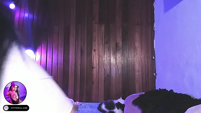 Alice woodville online show from November 2025 01:33:02 AM