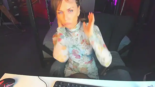 Elizabe th online show from March 2025 03:56:01 AM