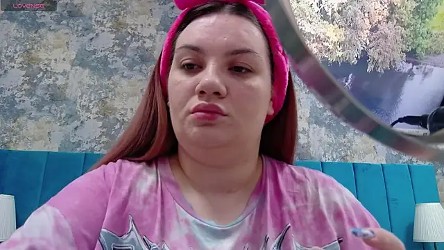 MelanieBrownn online show from December 2024 08:37:01 PM