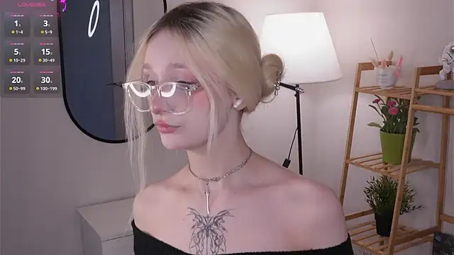 Naughty  Couplles online show from February 2026 03:25:02 AM