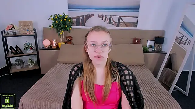 LayriantaVee online show from March 2025 07:25:02 AM