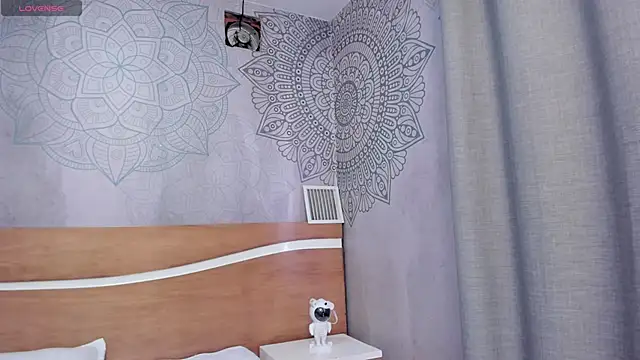 Snapshot of Sensual_Sophie_ chatting on February 2025 01:09:02 PM Sensual Sophie online show from February 2025 01:09:02 PM