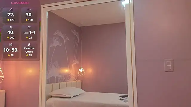 Snapshot of Sensual_Sophie_ chatting on September 2025 10:29:01 AM Sensual Sophie online show from September 2025 10:29:01 AM