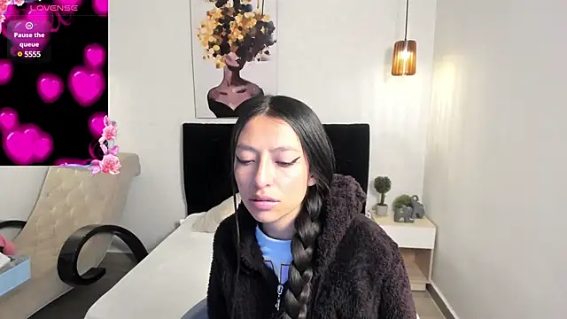 Scarlett  bell online show from March 2025 12:47:01 PM