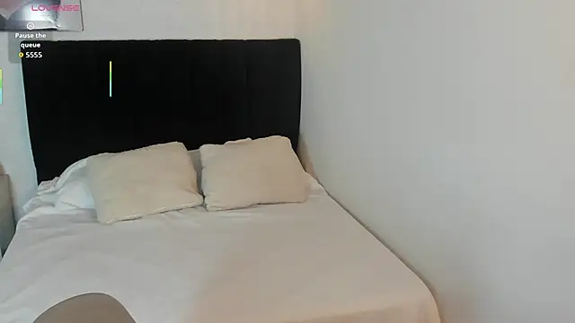 Scarlett  bell online show from September 2025 01:22:01 PM