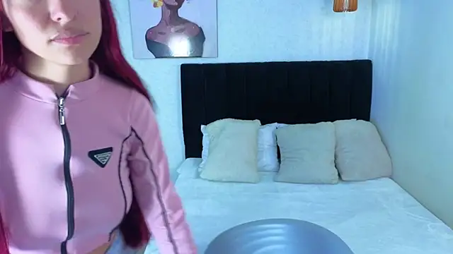 Scarlett  bell online show from October 2025 01:17:02 PM