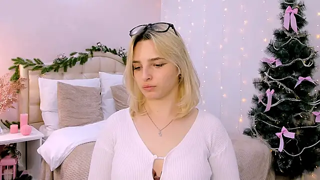 Snapshot of tendermeow chatting on January 2025 04:26:01 PM tendermeow online show from January 2025 04:26:01 PM