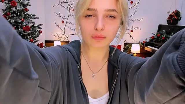 Snapshot of tendermeow chatting on January 2025 01:15:01 PM tendermeow online show from January 2025 01:15:01 PM