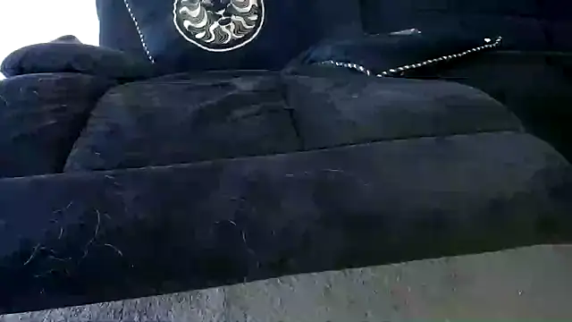 Niquitasparkles online show from November 2025 03:50:01 AM