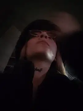 Dani pegin online show from November 2025 11:43:01 PM