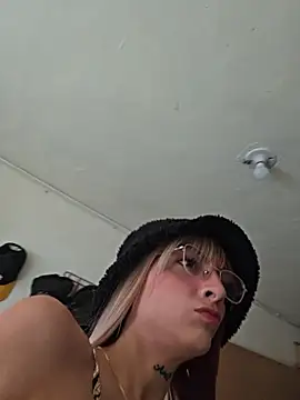 Snapshot of Dani_pegin chatting on July 2026 01:04:02 PM Dani pegin online show from July 2026 01:04:02 PM
