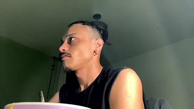 Snapshot of villanocat chatting on September 2025 02:26:02 AM villanocat online show from September 2025 02:26:02 AM