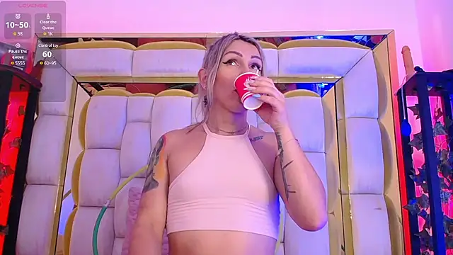 Snapshot of Princess_Helena chatting on January 2025 04:37:01 AM Princess Helena online show from January 2025 04:37:01 AM