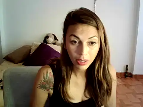 Snapshot of Hanna_Charming chatting on December 2024 03:43:01 PM Hanna Charming online show from December 2024 03:43:01 PM