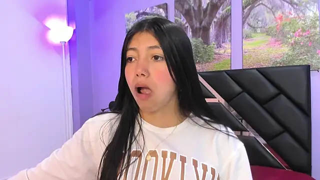 KimberlyVillaLobos online show from September 2025 01:38:02 PM