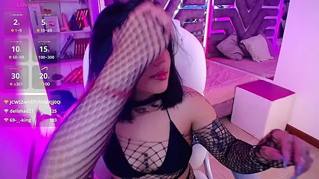 Snapshot of AliceWalker_11 chatting on February 2025 10:55:01 PM AliceWalker 11 online show from February 2025 10:55:01 PM