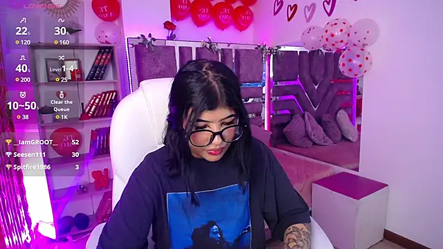 Snapshot of AliceWalker_11 chatting on February 2025 12:26:01 AM AliceWalker 11 online show from February 2025 12:26:01 AM