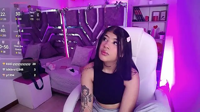 Snapshot of AliceWalker_11 chatting on February 2025 08:09:02 PM AliceWalker 11 online show from February 2025 08:09:02 PM