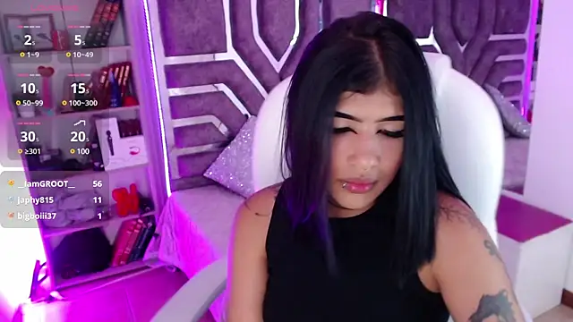 Snapshot of AliceWalker_11 chatting on March 2025 07:44:02 PM AliceWalker 11 online show from March 2025 07:44:02 PM