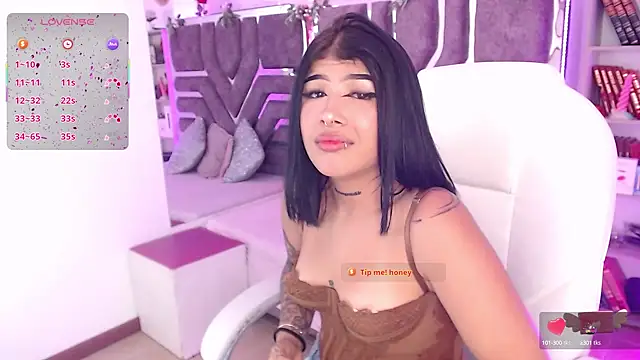 Snapshot of AliceWalker_11 chatting on March 2025 07:57:02 PM AliceWalker 11 online show from March 2025 07:57:02 PM