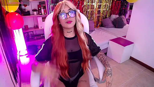 Snapshot of AliceWalker_11 chatting on September 2025 08:21:01 PM AliceWalker 11 online show from September 2025 08:21:01 PM