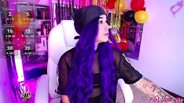 Snapshot of AliceWalker_11 chatting on September 2025 08:03:01 PM AliceWalker 11 online show from September 2025 08:03:01 PM