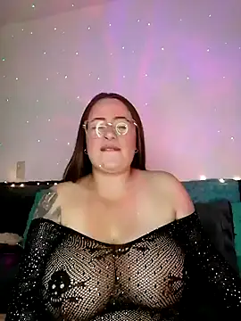 soofy   online show from November 2025 04:47:02 AM