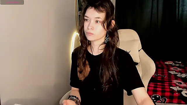 Emily Strikeee online show from March 2026 04:18:01 AM