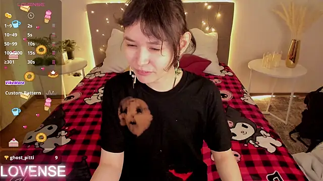 Emily Strikeee online show from April 2026 01:32:01 AM