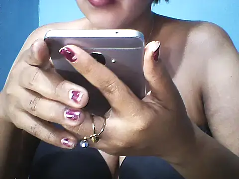 layanah12 online show from February 2025 06:24:02 PM