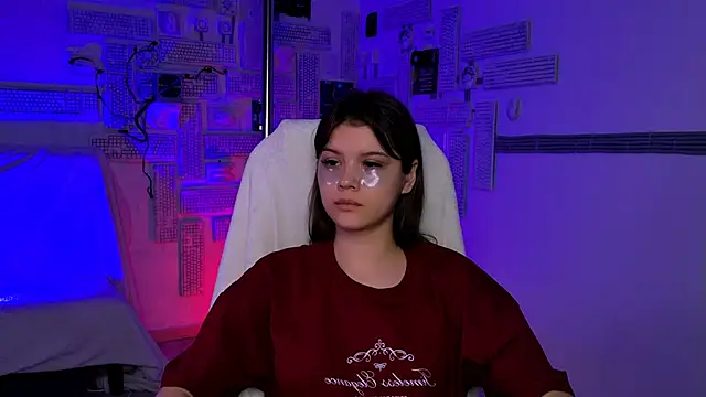 Snapshot of EvaThopson chatting on February 2026 06:10:01 AM EvaThopson online show from February 2026 06:10:01 AM