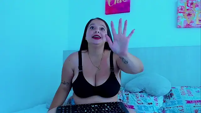 Emawalker  online show from March 2026 04:44:01 PM