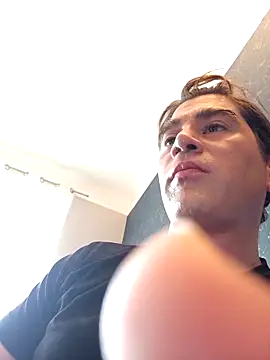 Snapshot of ElyasMatt chatting on March 2026 12:33:01 PM ElyasMatt online show from March 2026 12:33:01 PM