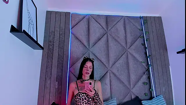 ChanelAdamss  online show from October 2025 03:02:01 PM