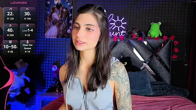 Snapshot of SolBeaumont1 chatting on June 2026 07:13:01 PM SolBeaumont1 online show from June 2026 07:13:01 PM