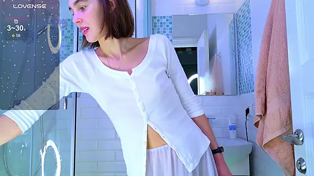 lylylovesyou online show from December 2025 02:35:02 PM