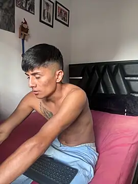 Snapshot of The__Rodriguez chatting on November 2025 08:55:01 PM The Rodriguez online show from November 2025 08:55:01 PM