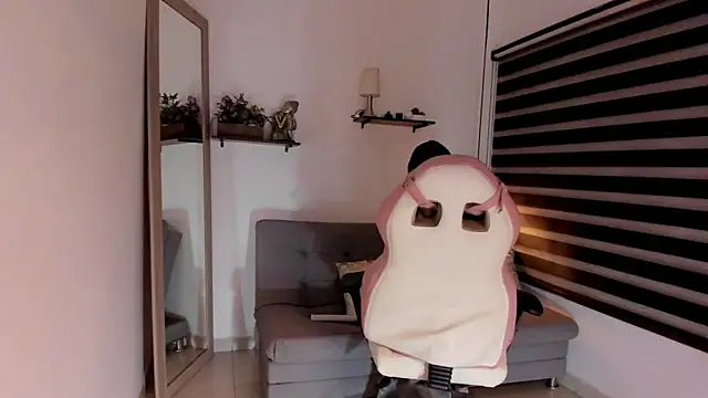 yenny garcia online show from March 2026 03:01:02 PM