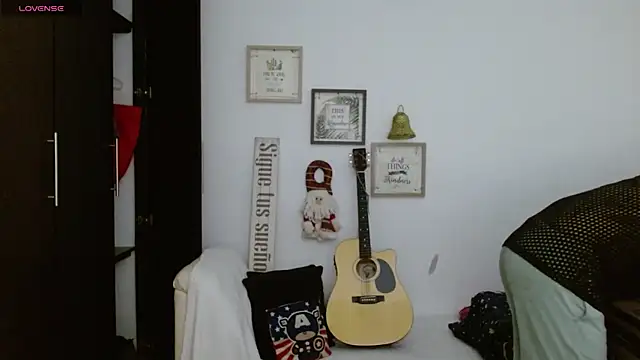 Snapshot of IaDoherty chatting on December 2025 10:00:01 AM IaDoherty online show from December 2025 10:00:01 AM