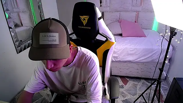 Snapshot of Brayan_lopezz chatting on January 2025 01:14:01 PM Brayan lopezz online show from January 2025 01:14:01 PM