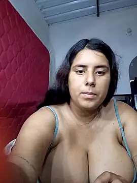 andreinabigtits online show from December 2025 05:42:02 PM