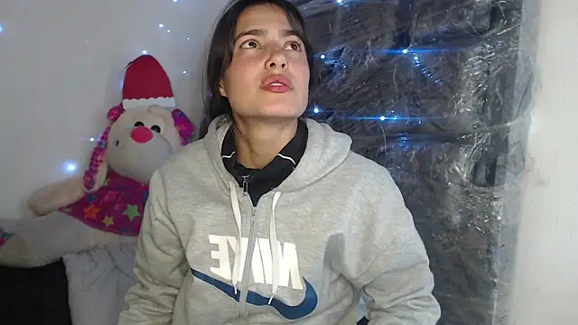 skinny sweet2411 online show from December 2025 11:45:01 PM