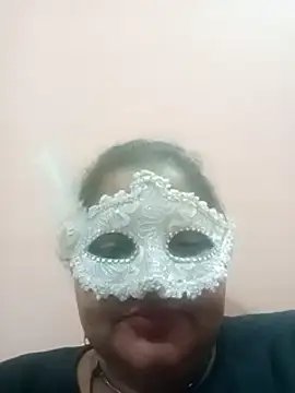 Snapshot of seemi_bhabhi chatting on February 2025 06:00:02 PM seemi bhabhi online show from February 2025 06:00:02 PM