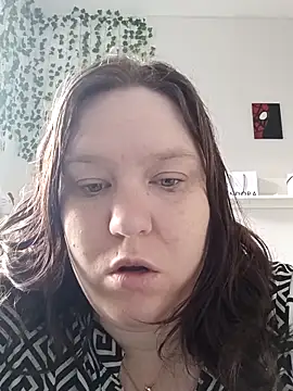 CurvyMilf1992 online show from October 2025 07:08:02 AM